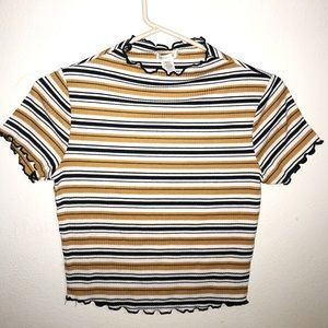 3/$15 short stripped shirt⭐️